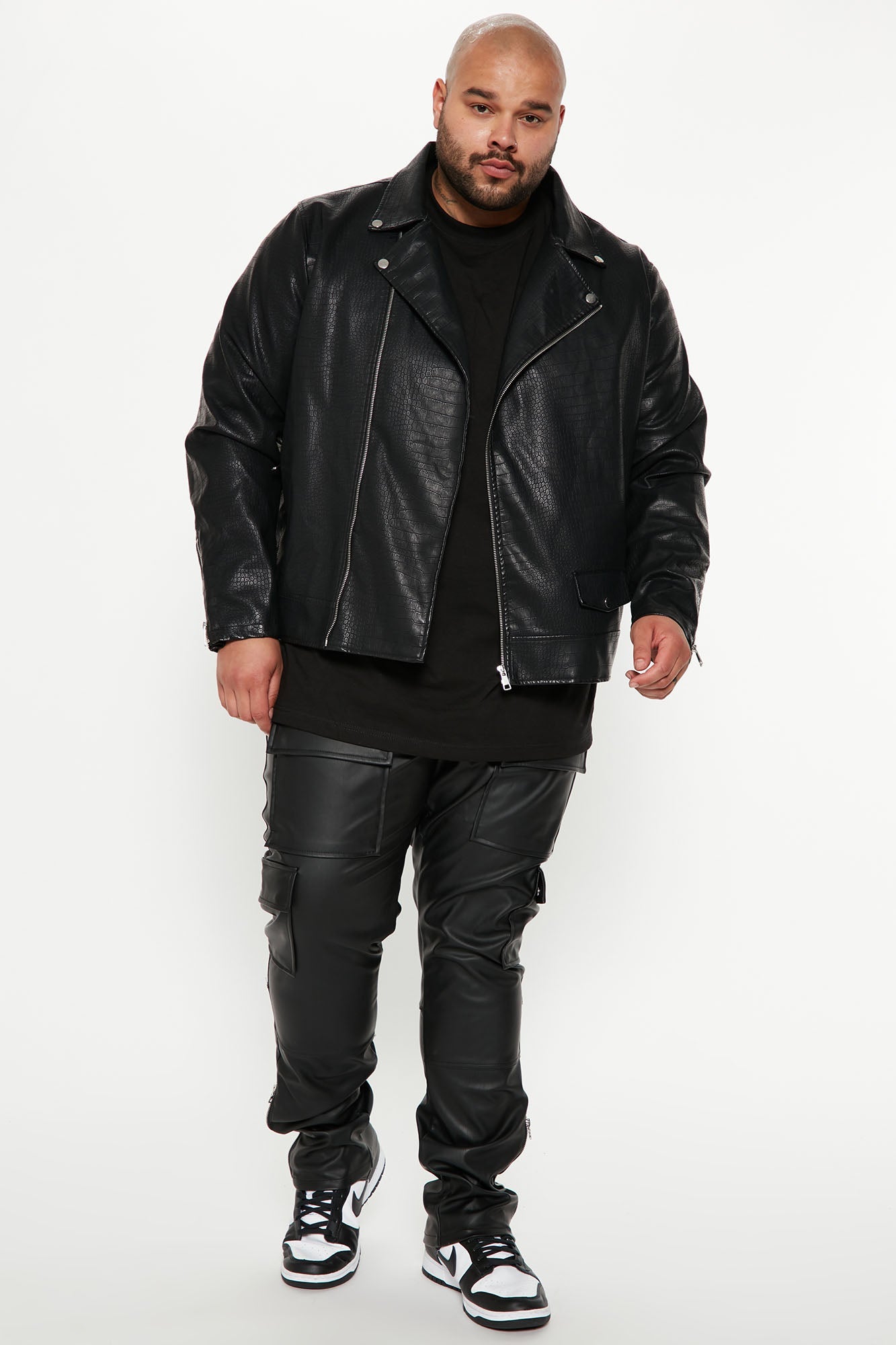 https://cdn.shopify.com/s/files/1/0293/9277/products/08-17-22Studio6_RT_RS_14-15-03_73_FNMK302_Black_20101_PLUS_WG.jpg?v=1666922056