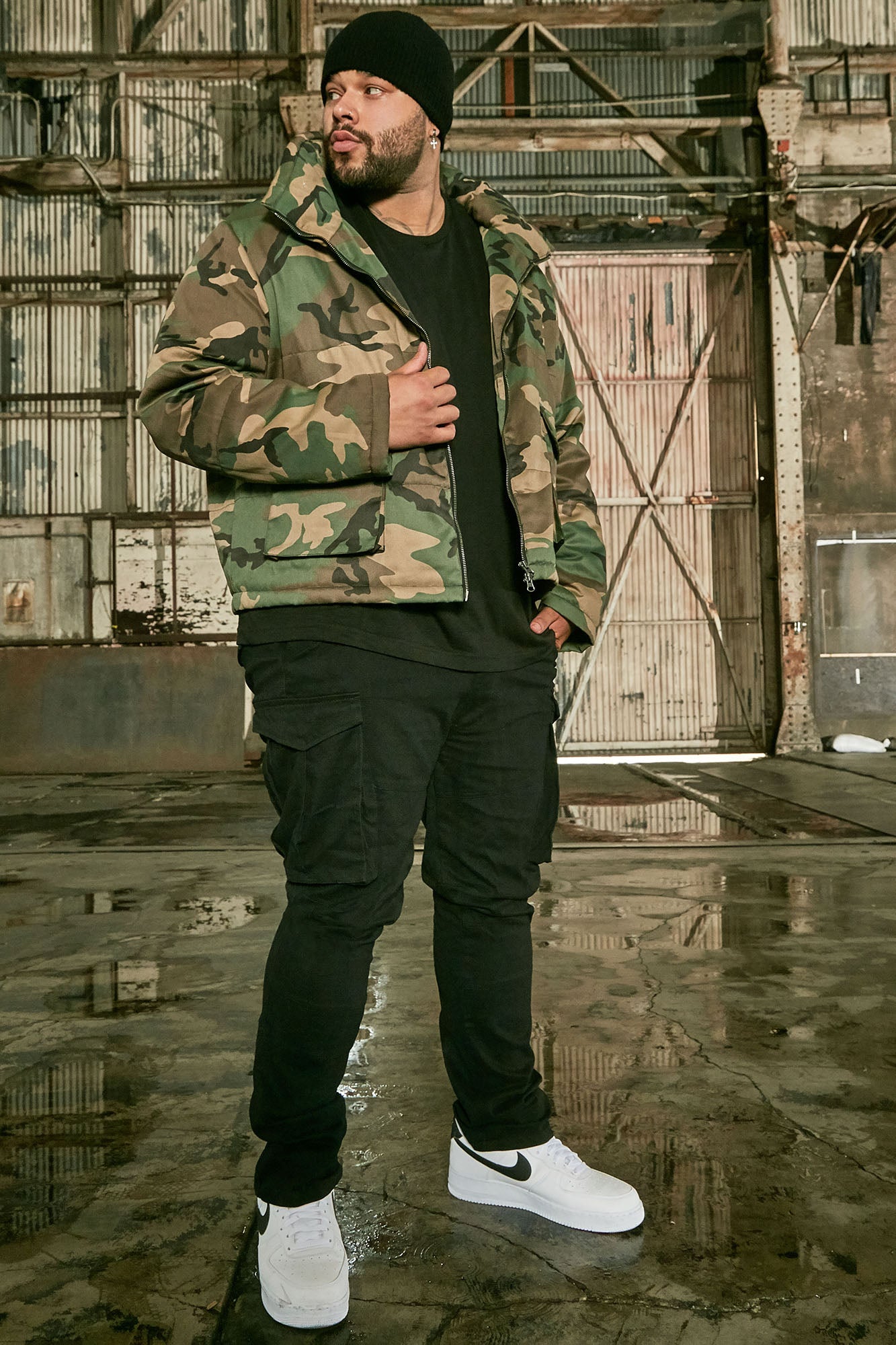 https://cdn.shopify.com/s/files/1/0293/9277/products/08-24-21MENSDENIMPREFALL_RT_11-42-45_LOOK3_39091_EH_DM_PLUS.jpg?v=1718297775
