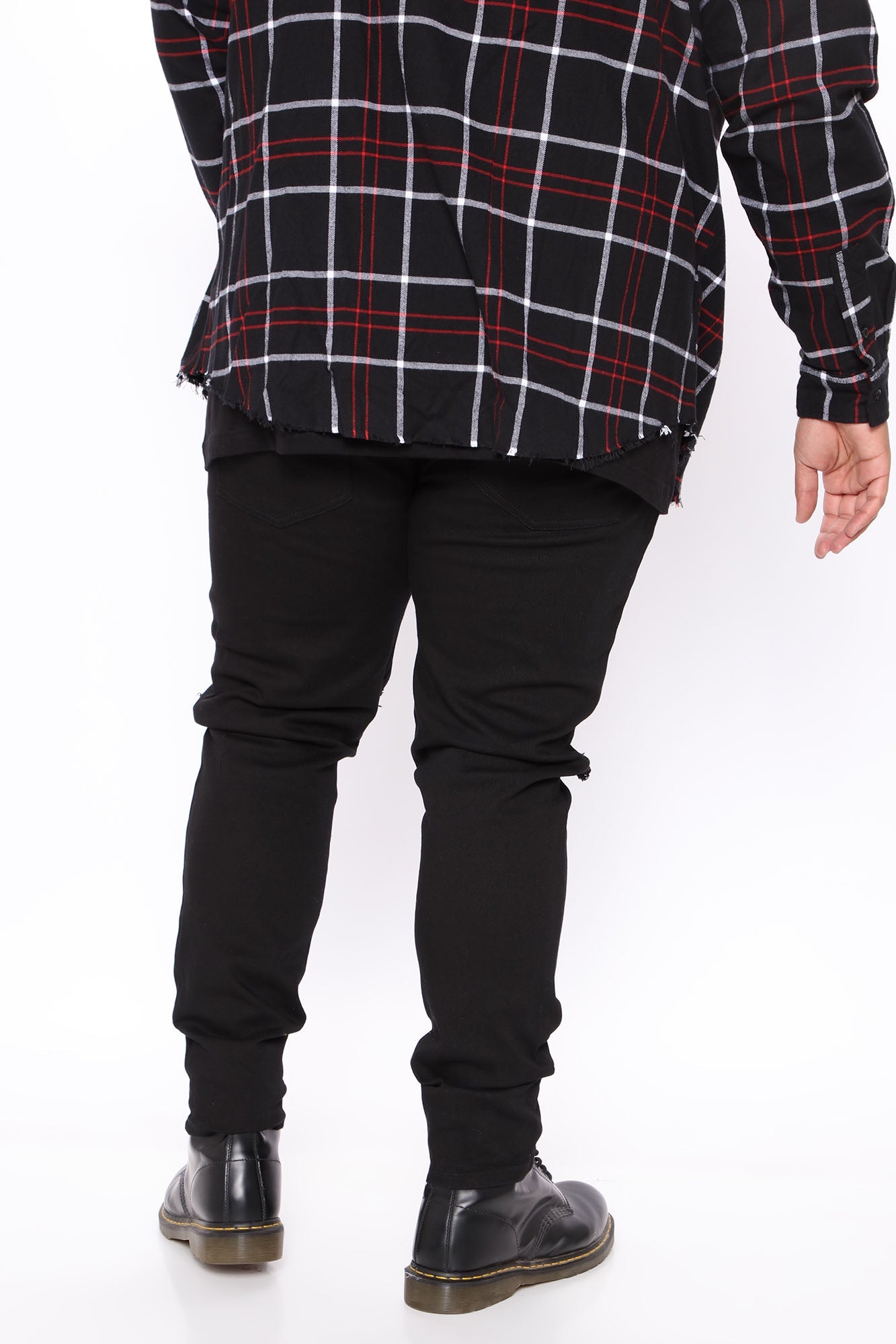 https://cdn.shopify.com/s/files/1/0293/9277/products/09-03-20Studio3_AP_JH_13-45-10_95_RH12137_Black_58267_PLUS_WG.jpg?v=1698855930