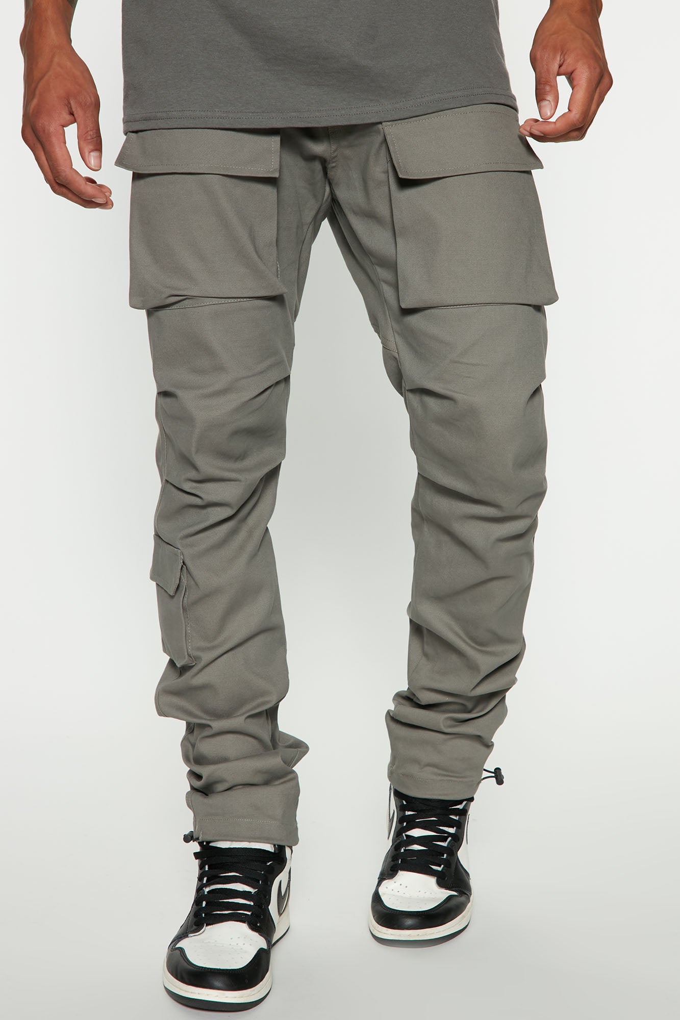 https://cdn.shopify.com/s/files/1/0293/9277/products/10-17-22Studio3_TH_DJ_09-26-36_10_HD22B307_Charcoal_31058_SG.jpg?v=1666050068