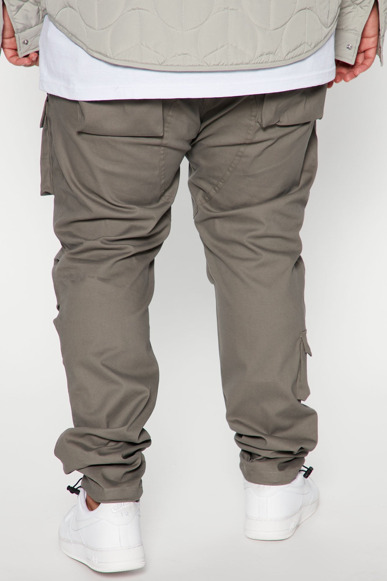 https://cdn.shopify.com/s/files/1/0293/9277/products/10-21-22Studio5_RT_DJ_13-04-05_41_HD22B307_Charcoal_2900_PLUS_SG.jpg?v=1666629975