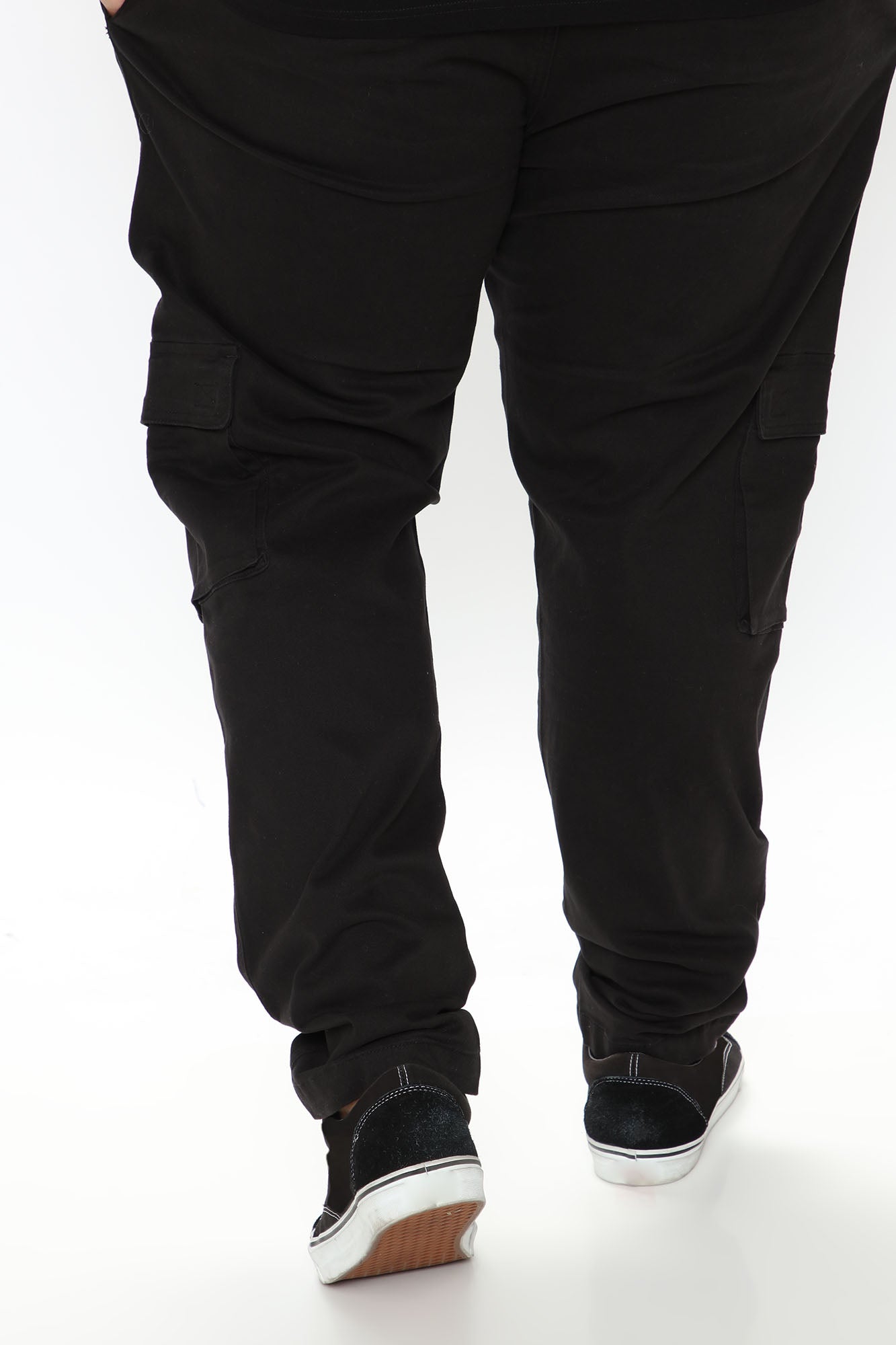 https://cdn.shopify.com/s/files/1/0293/9277/products/10-26-20Studio4_RT_DJ_10-26-27_32_1PANT008_Black_16404_PLUS_WG.jpg?v=1718297775