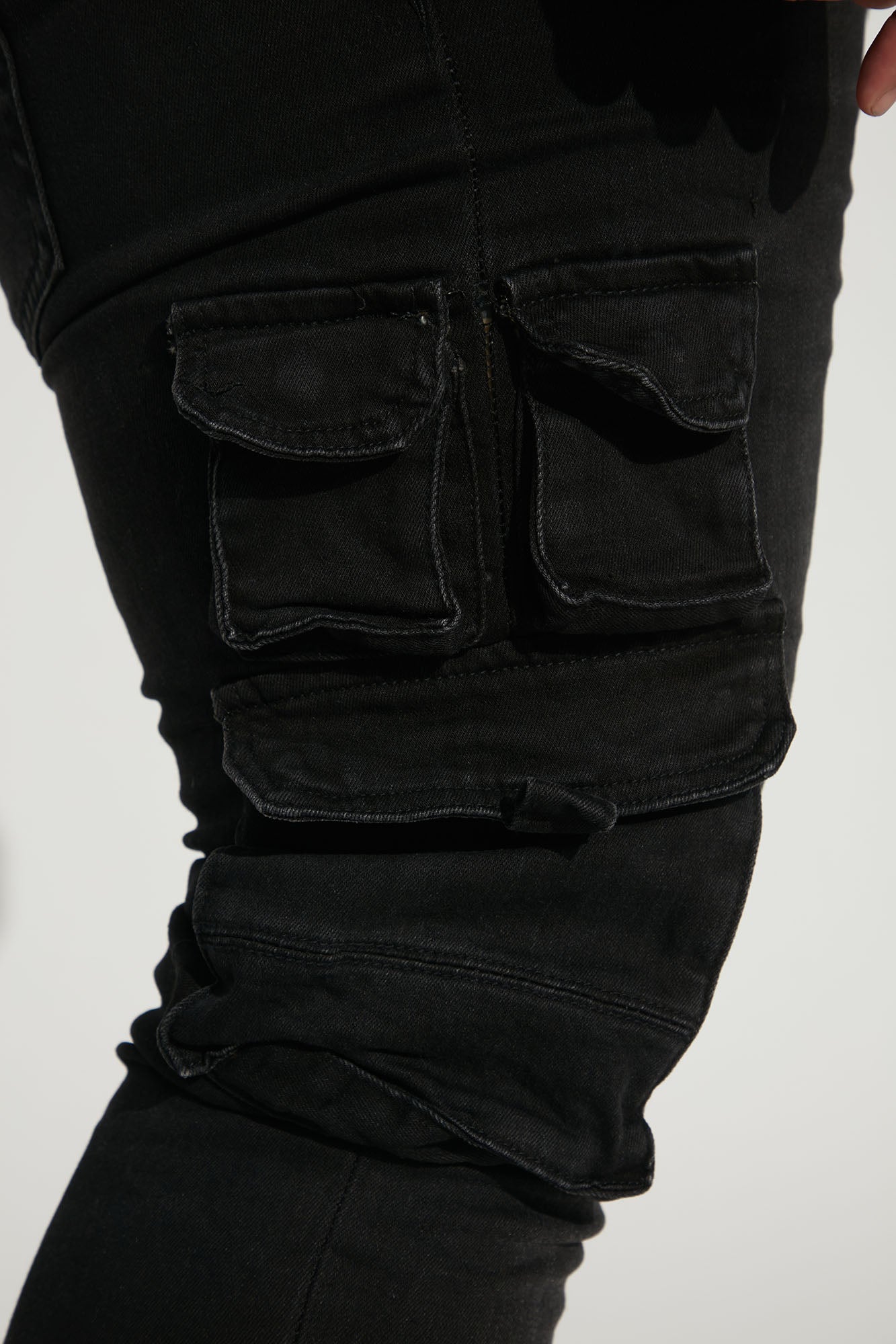 https://cdn.shopify.com/s/files/1/0293/9277/products/11-07-22Studio5_RD_CC_14-51-45_79_KARDENBLK_Black_1949_PLUS_JB.jpg?v=1712857720