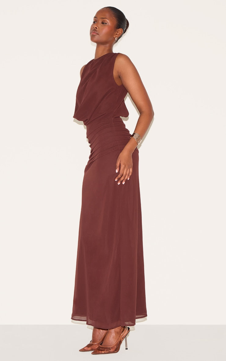 https://cdn-img.prettylittlething.com/1/7/2/6/17263e05a0fba71b9597c25b24bb79bb997ae7e9_CNM5969_3_chocolate_chiffon_keyhole_ruched_detail_maxi_dress.jpg