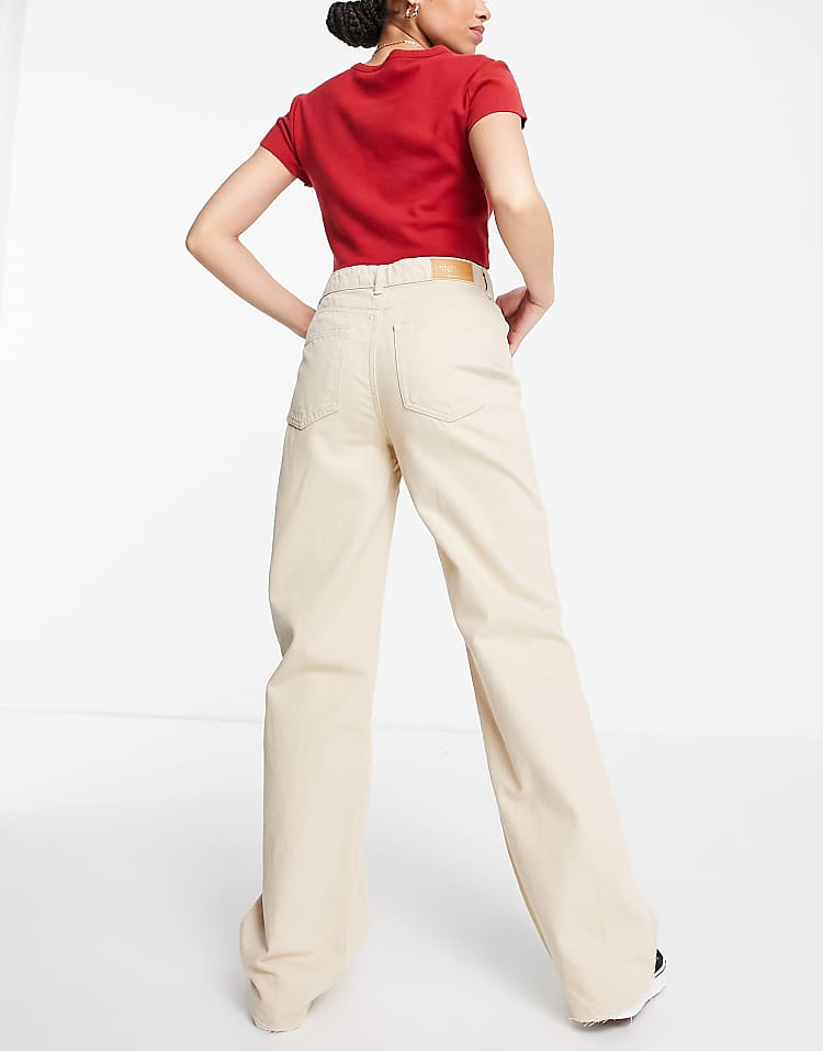 https://images.asos-media.com/products/stradivarius-90s-dad-jean-in-sand/200848522-2?$n_750w$&wid=750&fit=constrain