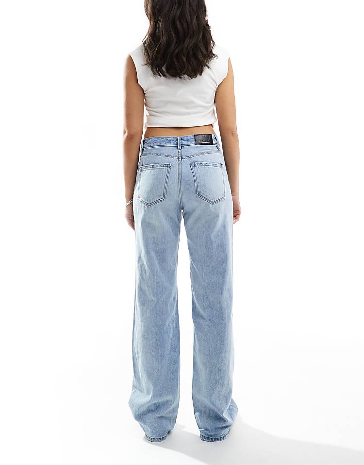 https://images.asos-media.com/products/stradivarius-90s-baggy-dad-jean-in-light-blue/204684933-2?$n_750w$&wid=750&fit=constrain