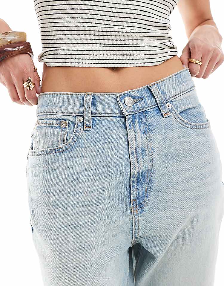 https://images.asos-media.com/products/asos-design-mid-rise-flare-jeans-in-light-blue/205471200-5?$n_750w$&wid=750&fit=constrain