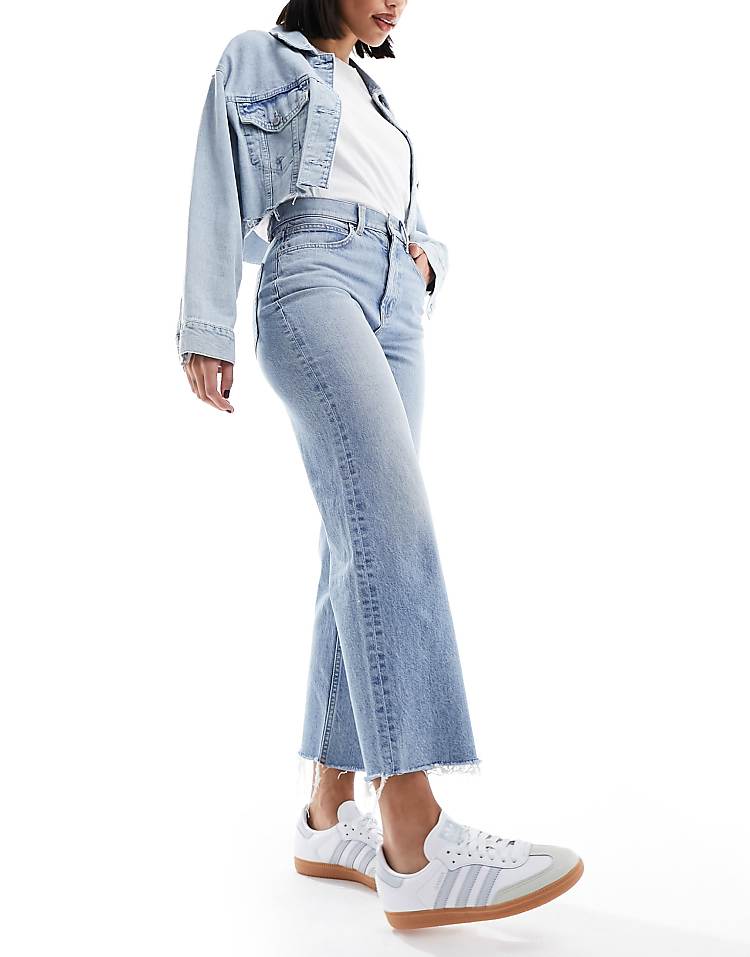 https://images.asos-media.com/products/asos-design-cropped-comfort-stretch-straight-leg-jean-in-light-mid-blue/205472147-1-tintedlightblue?$n_750w$&wid=750&fit=constrain