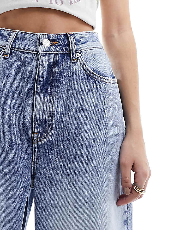 https://images.asos-media.com/products/miss-selfridge-baggy-jean-in-acid-wash/205817957-2?$n_750w$&wid=750&fit=constrain