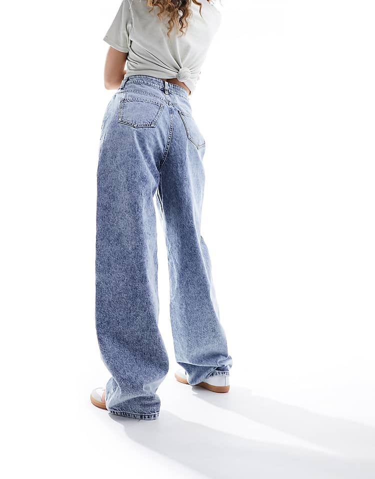 https://images.asos-media.com/products/miss-selfridge-baggy-jean-in-acid-wash/205817957-3?$n_750w$&wid=750&fit=constrain