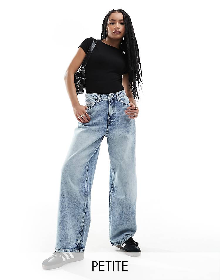 https://images.asos-media.com/products/miss-selfridge-petite-baggy-jean-in-acid-wash/205818006-1-bleachwash?$n_750w$&wid=750&fit=constrain