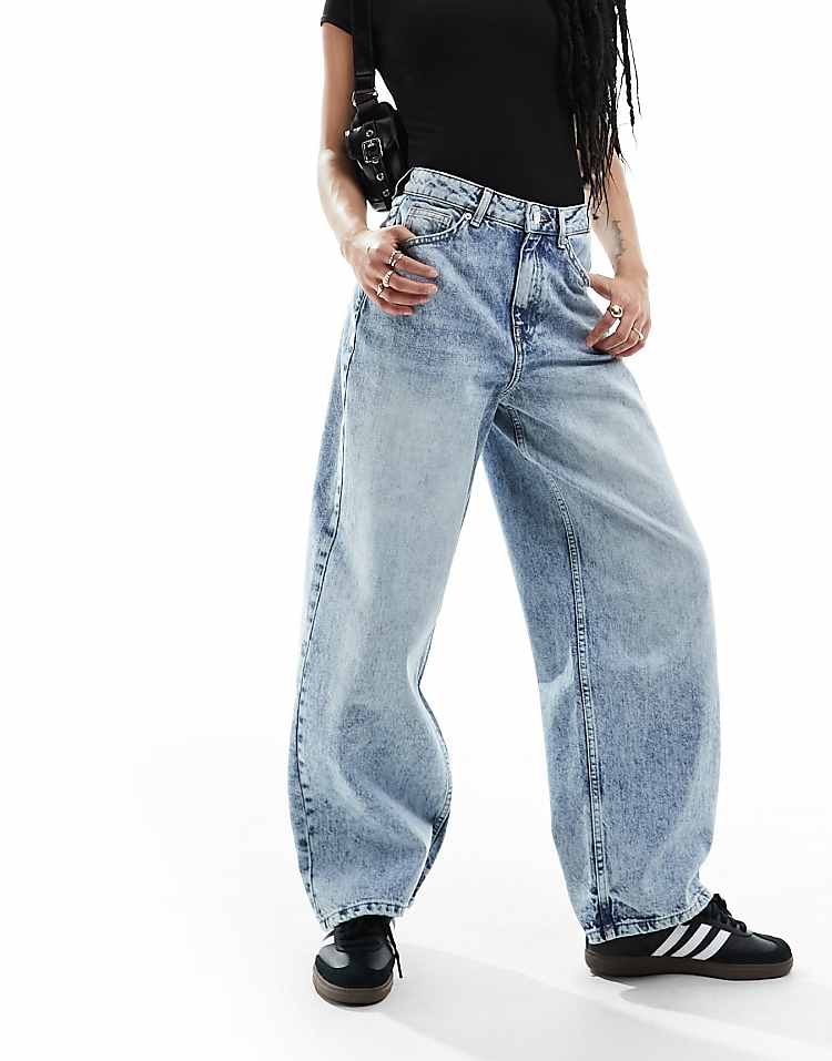 https://images.asos-media.com/products/miss-selfridge-petite-baggy-jean-in-acid-wash/205818006-5?$n_750w$&wid=750&fit=constrain