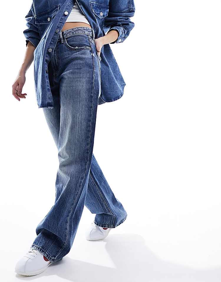 https://images.asos-media.com/products/stradivarius-wide-leg-dad-jean-in-medium-wash-blue/205850870-5?$n_750w$&wid=750&fit=constrain