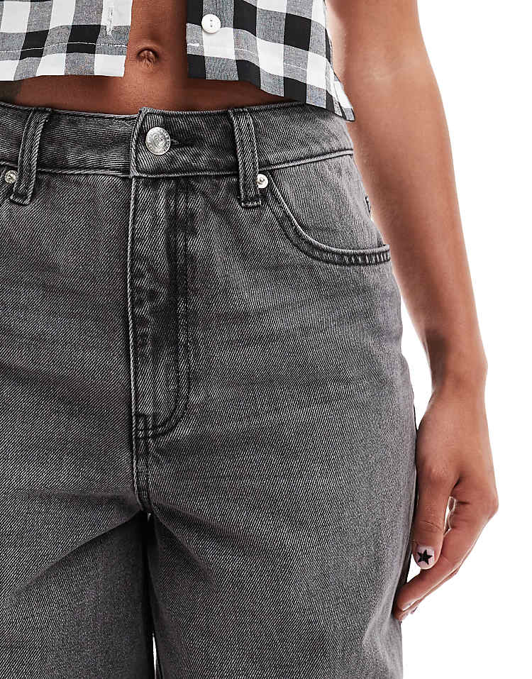 https://images.asos-media.com/products/miss-selfridge-baggy-jean-in-grey-wash/205922162-5?$n_750w$&wid=750&fit=constrain