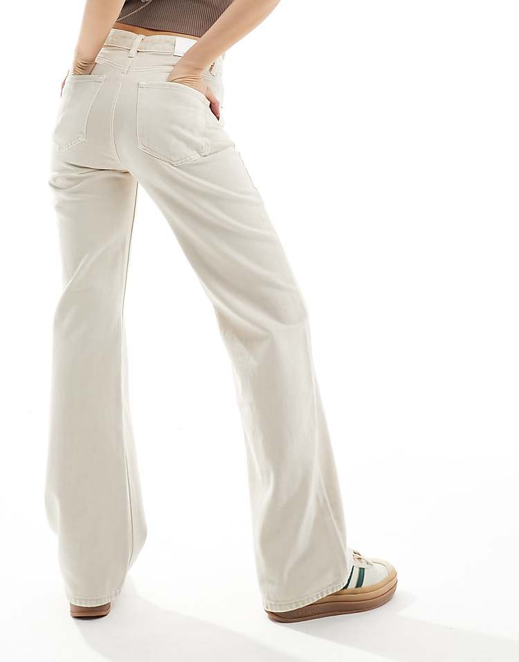 https://images.asos-media.com/products/stradivarius-wide-leg-dad-jean-in-ecru/205934078-3?$n_750w$&wid=750&fit=constrain