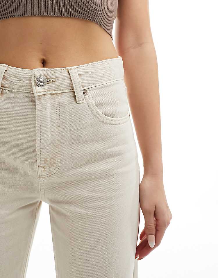 https://images.asos-media.com/products/stradivarius-wide-leg-dad-jean-in-ecru/205934078-4?$n_750w$&wid=750&fit=constrain