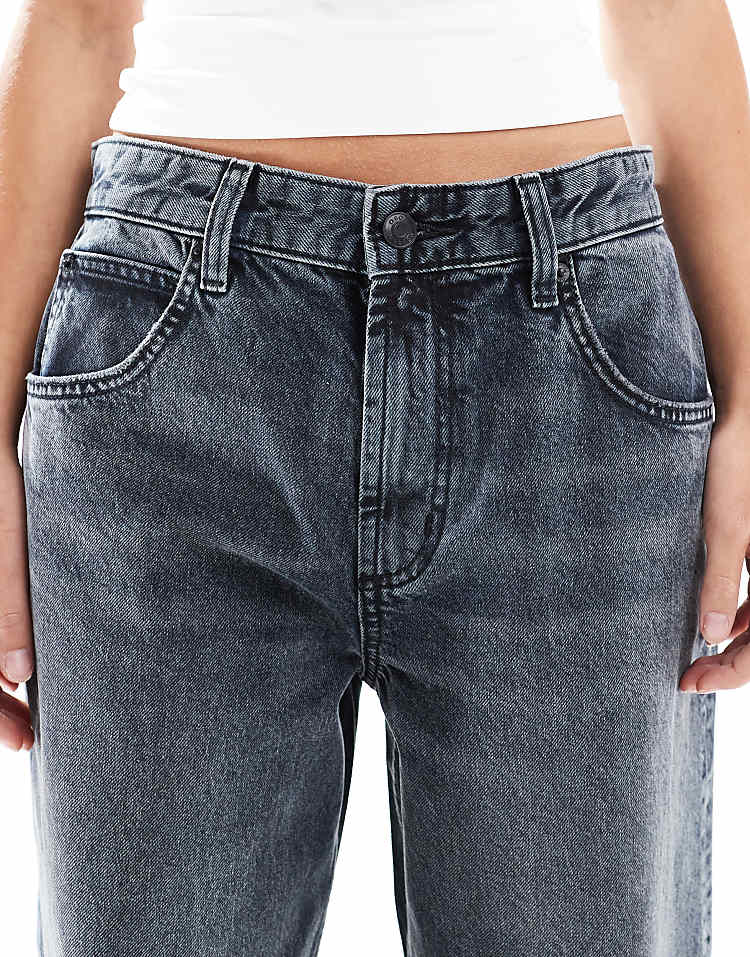 https://images.asos-media.com/products/asos-design-baggy-jean-in-blue-black/206284858-5?$n_750w$&wid=750&fit=constrain