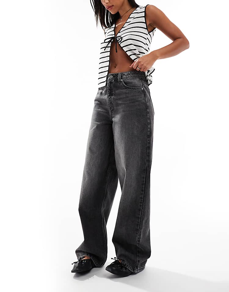 https://images.asos-media.com/products/miss-selfridge-baggy-jean-in-black-wash/206360198-4?$n_750w$&wid=750&fit=constrain