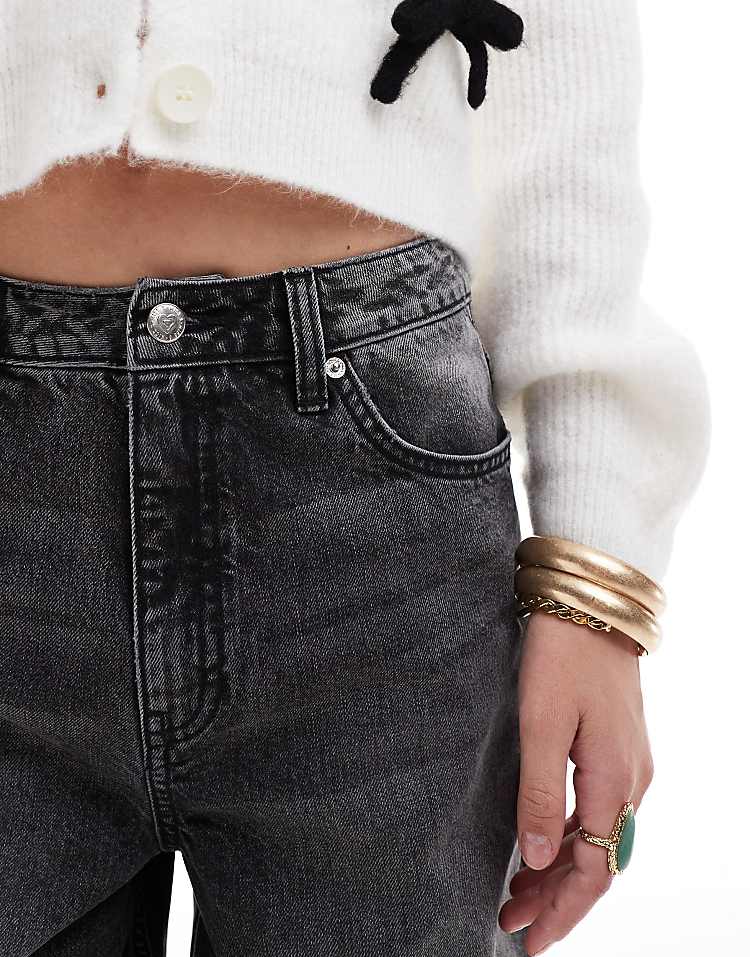 https://images.asos-media.com/products/miss-selfridge-baggy-jean-in-light-black-wash/206360244-5?$n_750w$&wid=750&fit=constrain