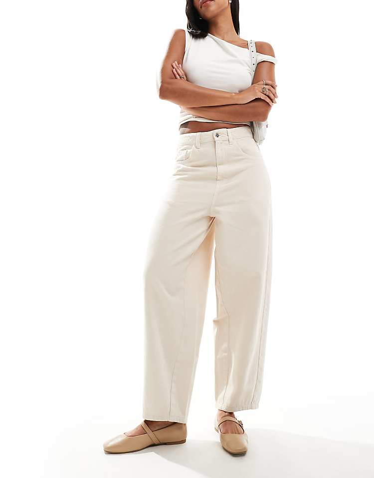 https://images.asos-media.com/products/miss-selfridge-barrel-leg-jean-in-light-ecru-wash/206925350-3?$n_750w$&wid=750&fit=constrain