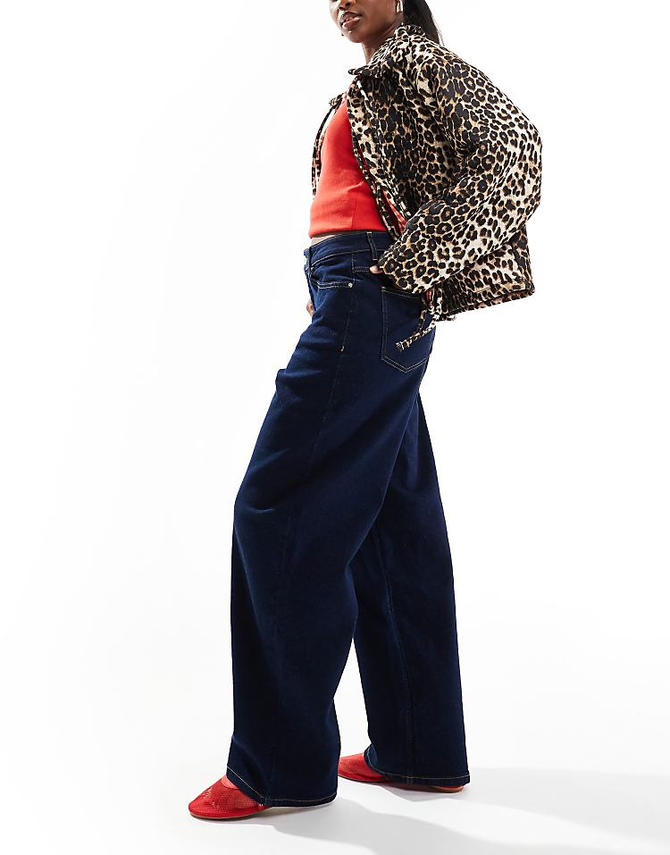 https://images.asos-media.com/products/miss-selfridge-denim-baggy-jean-in-indigo/207008320-2?$n_750w$&wid=750&fit=constrain