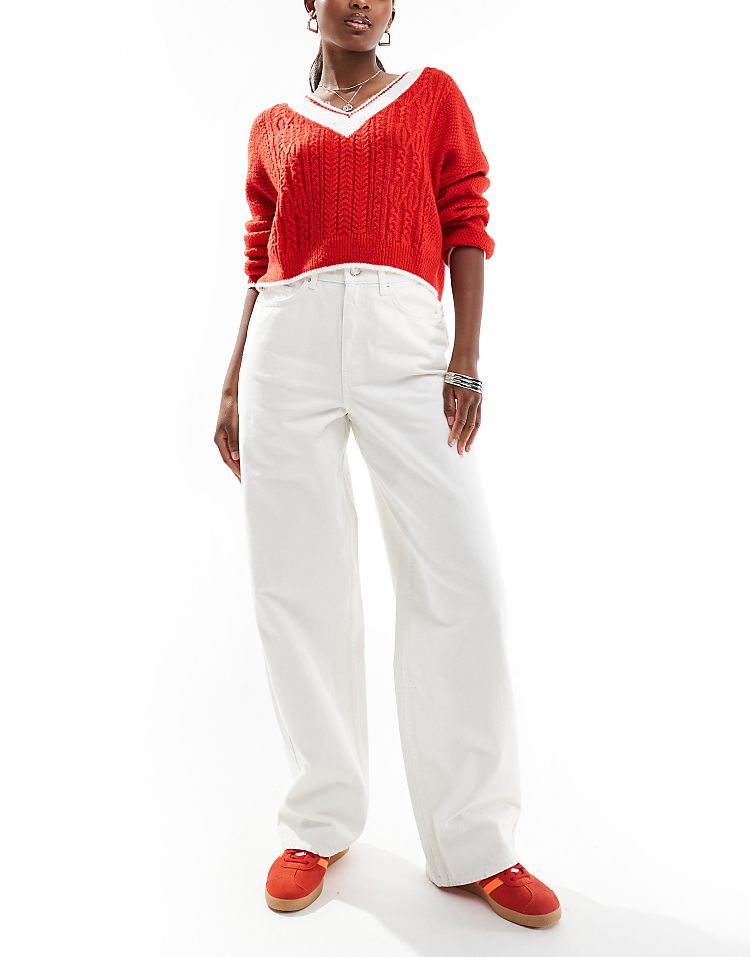 https://images.asos-media.com/products/miss-selfridge-denim-baggy-jean-in-ecru/207008335-1-ecru?$n_750w$&wid=750&fit=constrain