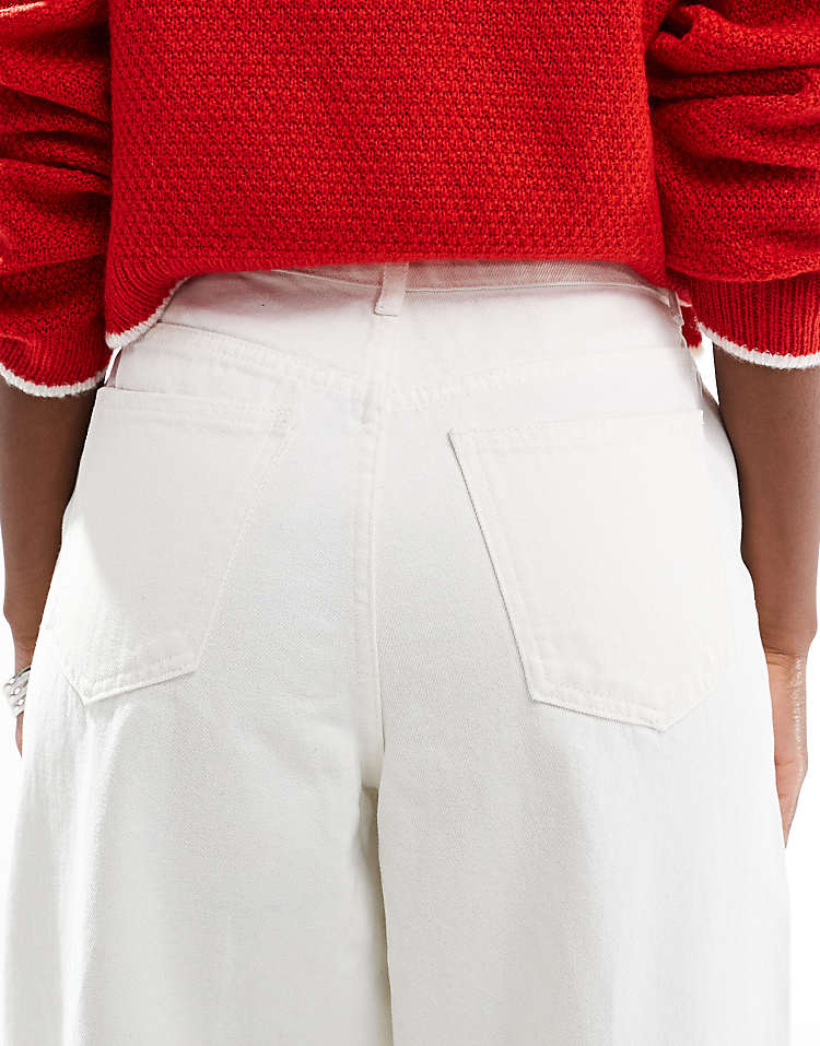 https://images.asos-media.com/products/miss-selfridge-denim-baggy-jean-in-ecru/207008335-4?$n_750w$&wid=750&fit=constrain