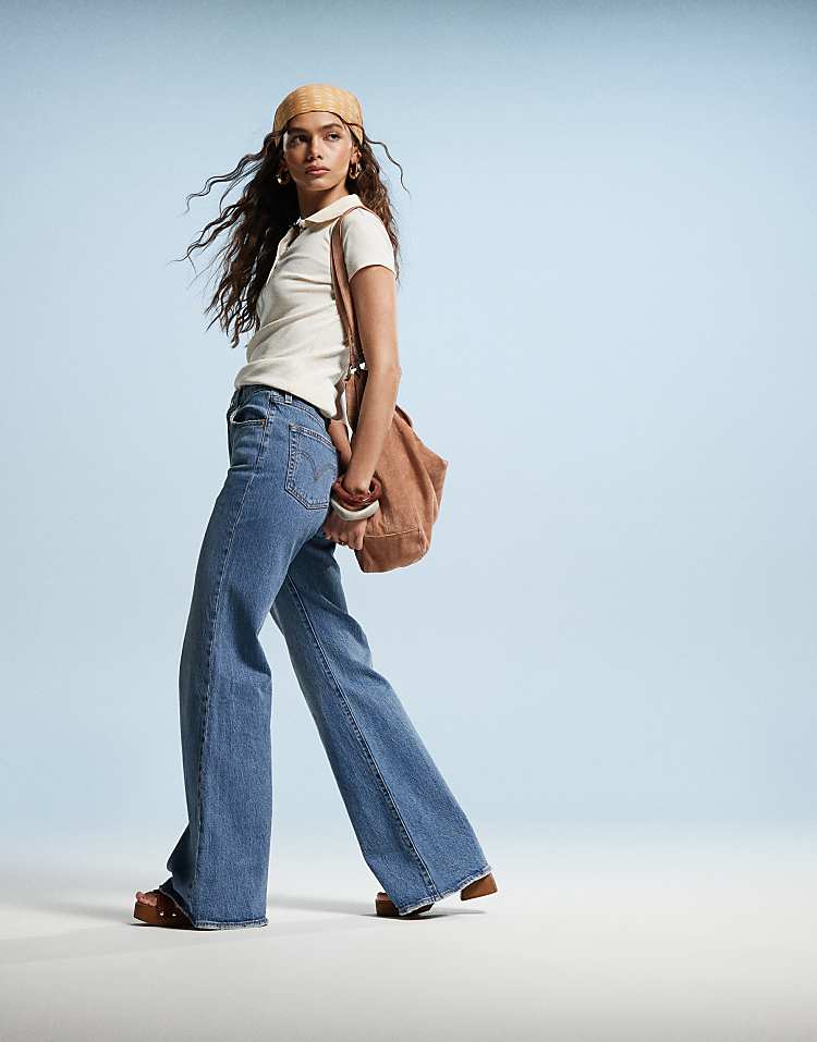 https://images.asos-media.com/products/levis-ribcage-bells-high-rise-flare-jeans-in-light-blue/207083320-2?$n_750w$&wid=750&fit=constrain