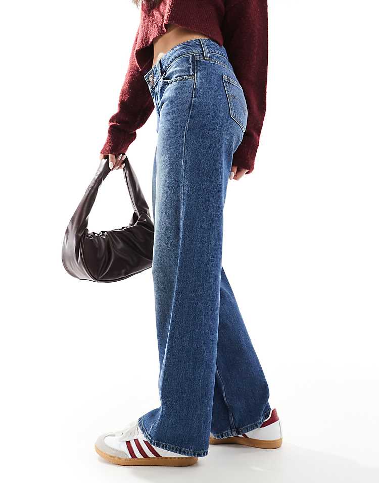 https://images.asos-media.com/products/levis-superlow-waist-loose-fit-jeans-in-dark-blue/207083535-2?$n_750w$&wid=750&fit=constrain