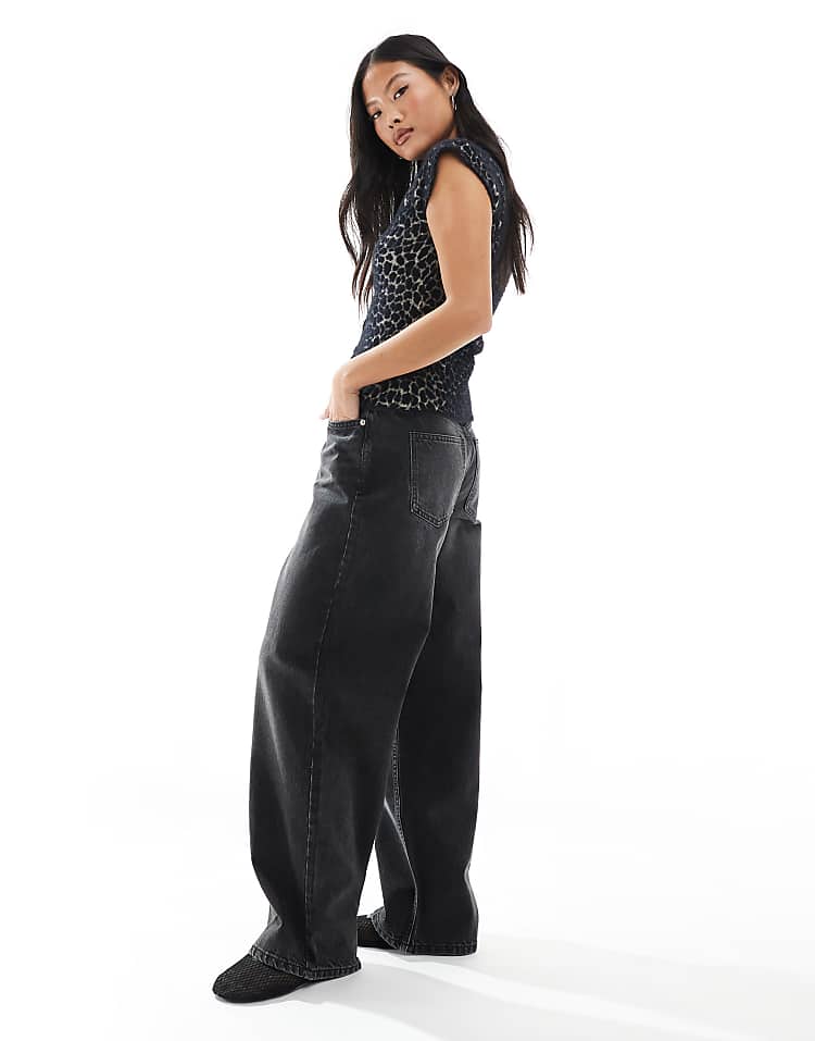 https://images.asos-media.com/products/miss-selfridge-petite-baggy-jean-in-black-wash/207087535-3?$n_750w$&wid=750&fit=constrain