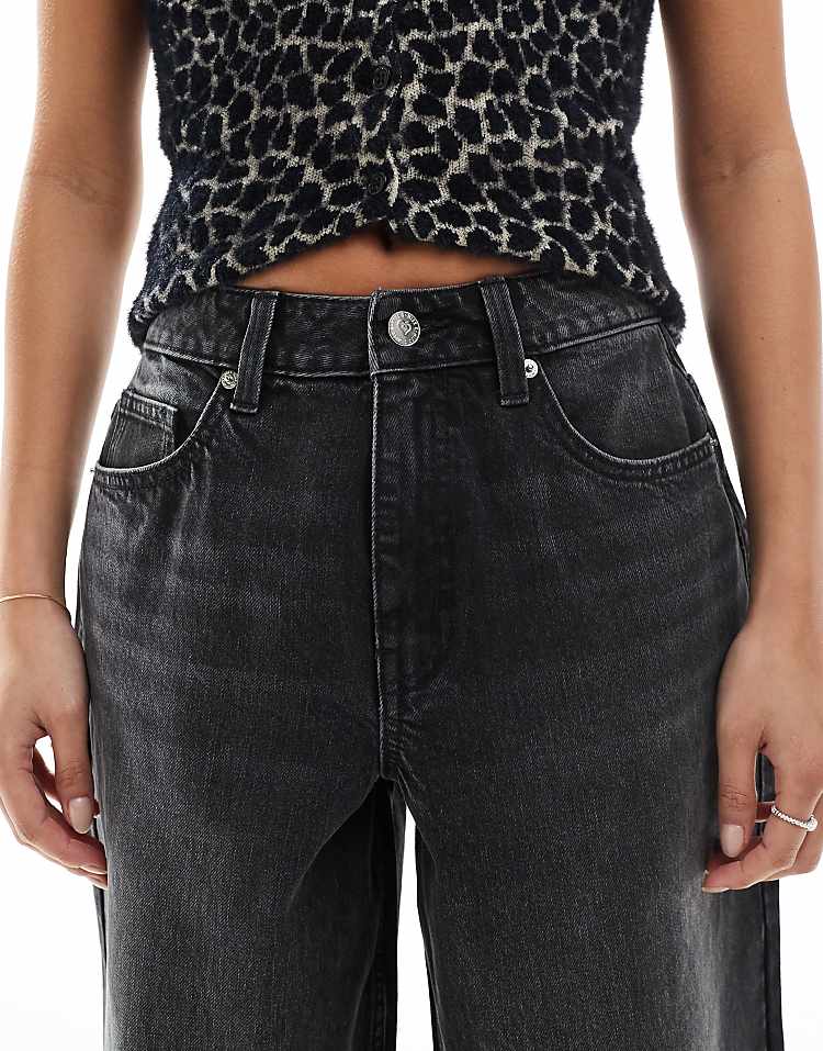 https://images.asos-media.com/products/miss-selfridge-petite-baggy-jean-in-black-wash/207087535-4?$n_750w$&wid=750&fit=constrain