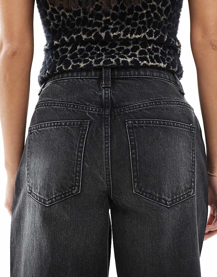 https://images.asos-media.com/products/miss-selfridge-petite-baggy-jean-in-black-wash/207087535-5?$n_750w$&wid=750&fit=constrain