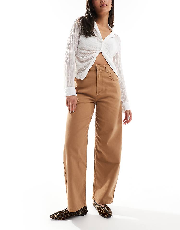 https://images.asos-media.com/products/asos-design-barrel-leg-jean-in-tan-with-gold-details/207160325-1-tan?$n_750w$&wid=750&fit=constrain