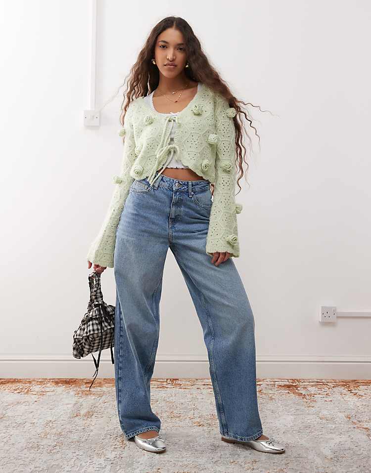 https://images.asos-media.com/products/miss-selfridge-baggy-jean-in-mid-blue-wash/207547317-1-midbluewash?$n_750w$&wid=750&fit=constrain