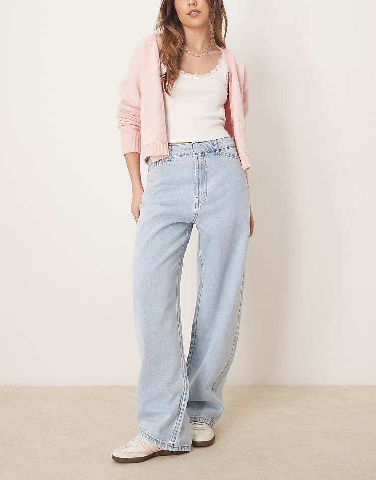https://images.asos-media.com/products/asos-design-tailored-barrel-jeans-in-light-wash/207616168-1-lightwash?$n_750w$&wid=750&fit=constrain