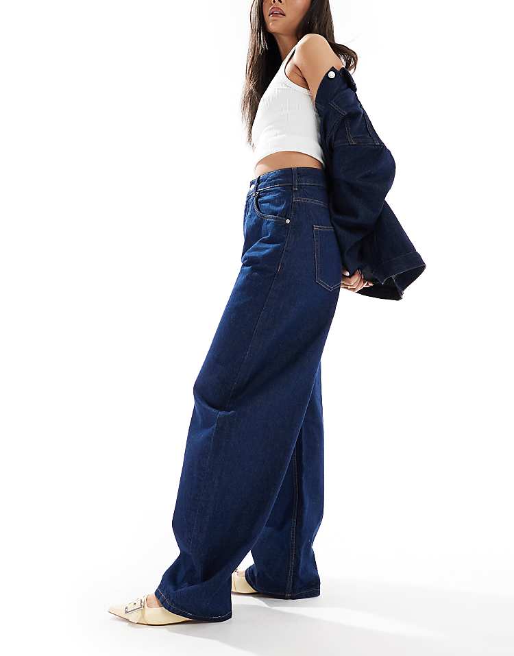 https://images.asos-media.com/products/asos-design-high-waisted-barrel-leg-jeans-in-rinse/207626039-5?$n_750w$&wid=750&fit=constrain
