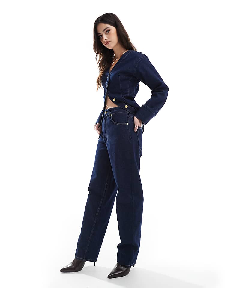 https://images.asos-media.com/products/asos-design-barrel-leg-jeans-in-rinse-co-ord/207897648-3?$n_750w$&wid=750&fit=constrain