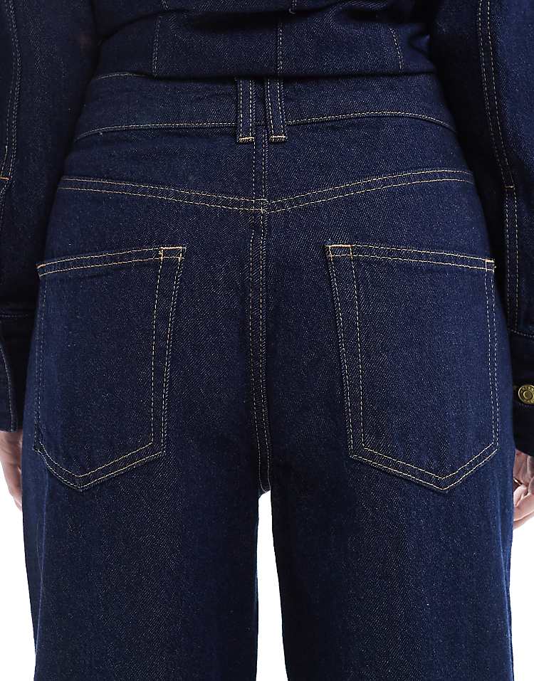 https://images.asos-media.com/products/asos-design-barrel-leg-jeans-in-rinse-co-ord/207897648-4?$n_750w$&wid=750&fit=constrain
