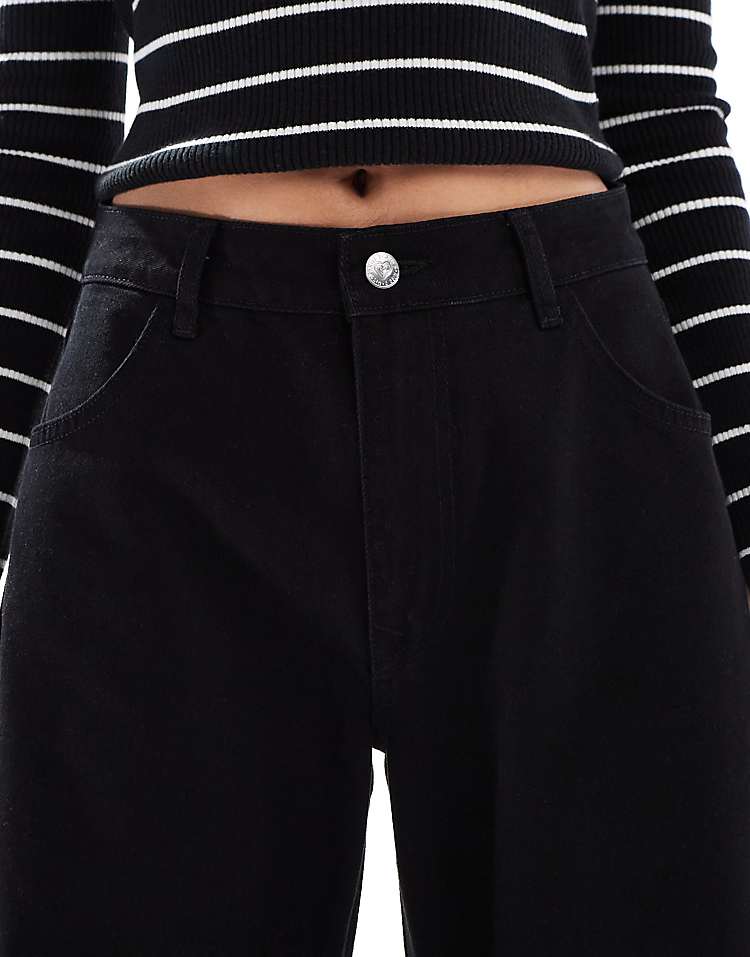 https://images.asos-media.com/products/miss-selfridge-barrel-leg-jean-in-black/207945519-5?$n_750w$&wid=750&fit=constrain