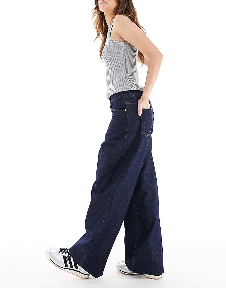 https://images.asos-media.com/products/miss-selfridge-dark-rinse-wash-baggy-jeans/207945573-2?$n_750w$&wid=750&fit=constrain