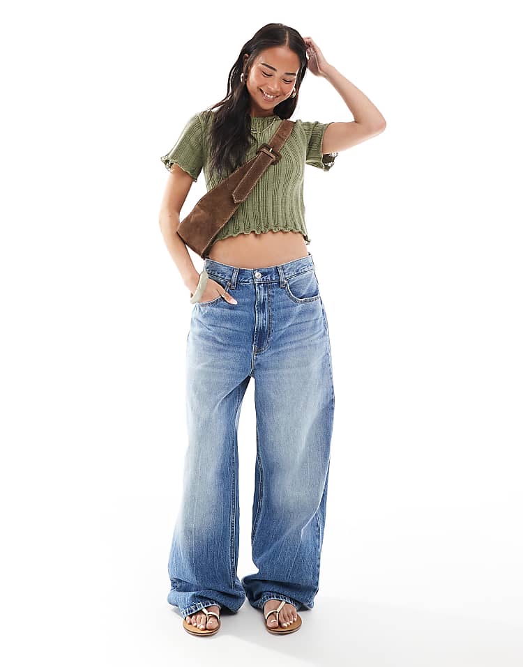 https://images.asos-media.com/products/stradivarius-d88-low-rise-baggy-jean-in-dark-wash/207954547-1-blue?$n_750w$&wid=750&fit=constrain