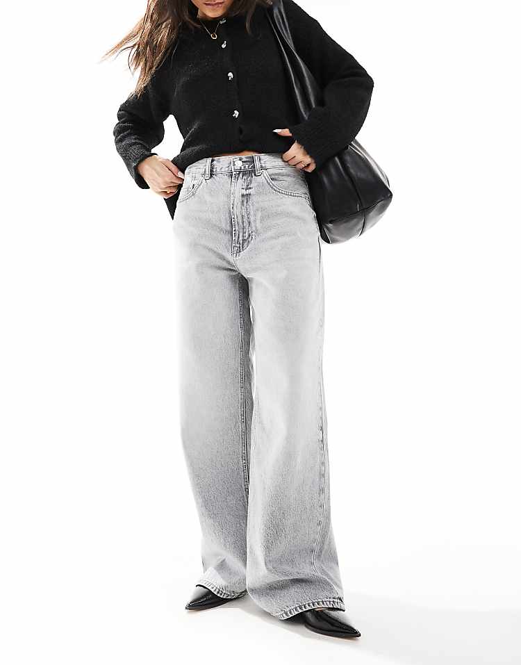 https://images.asos-media.com/products/stradivarius-d88-wide-baggy-jean-in-grey-wash/207954691-1-grey?$n_750w$&wid=750&fit=constrain