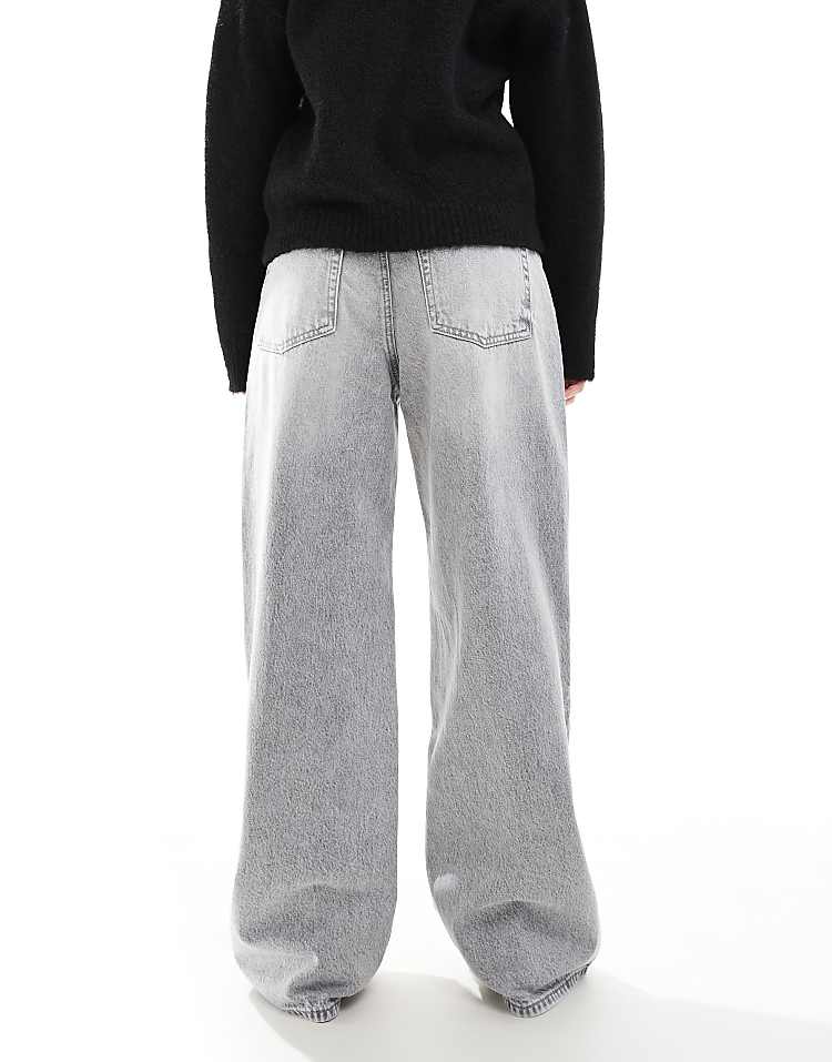 https://images.asos-media.com/products/stradivarius-d88-wide-baggy-jean-in-grey-wash/207954691-3?$n_750w$&wid=750&fit=constrain
