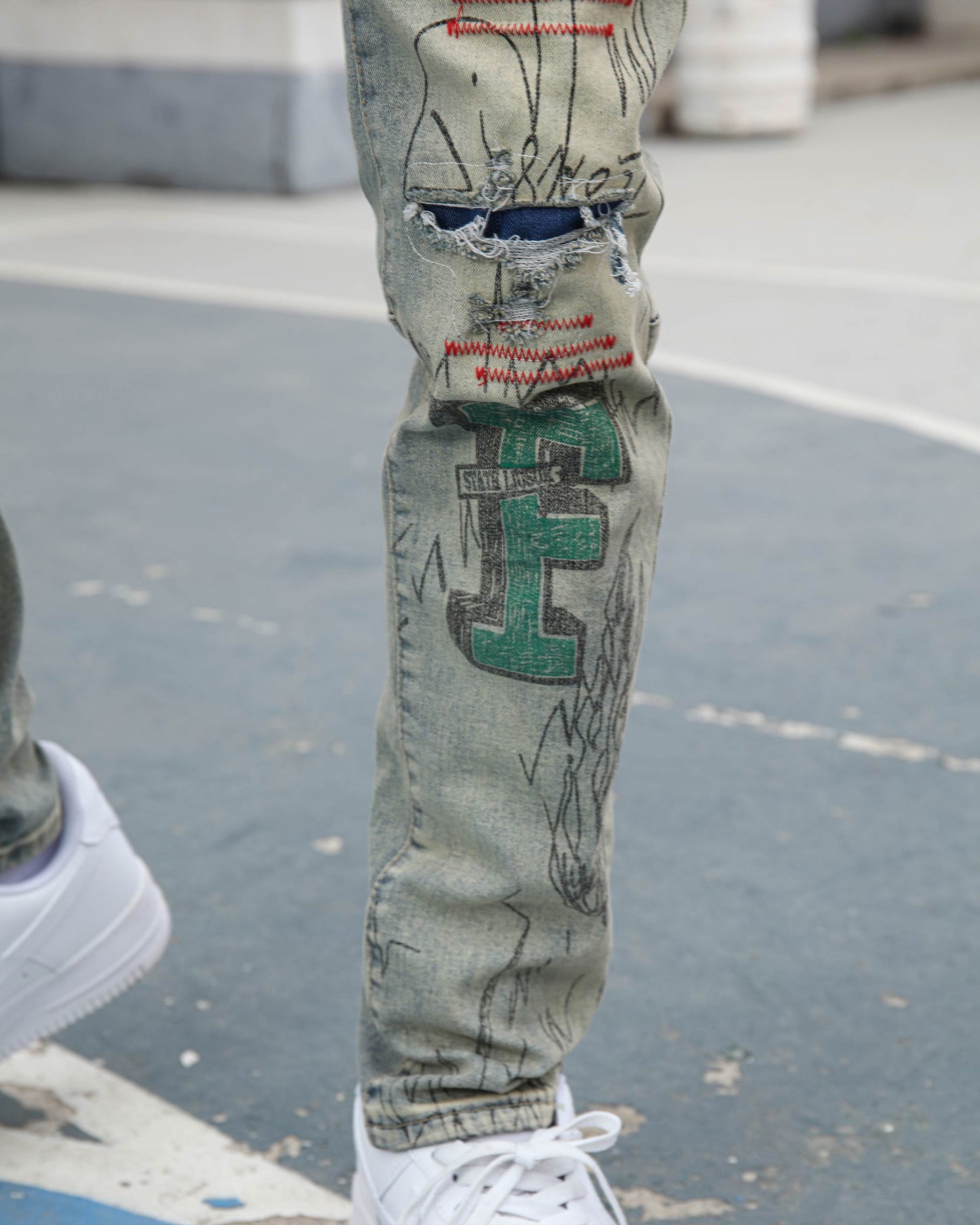 Detailing Graffiti Ripped Blue Washed Jeans - HCWP