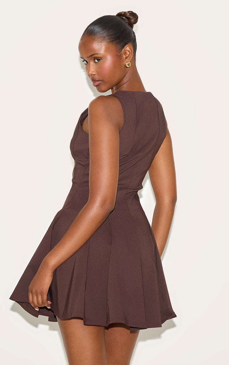 https://cdn-img.prettylittlething.com/8/a/4/d/8a4d632bf9f1adb8105bf540fa32e0a64fe67816_CNM7514_2_chocolate_tie_bow_detail_shift_dress.jpg