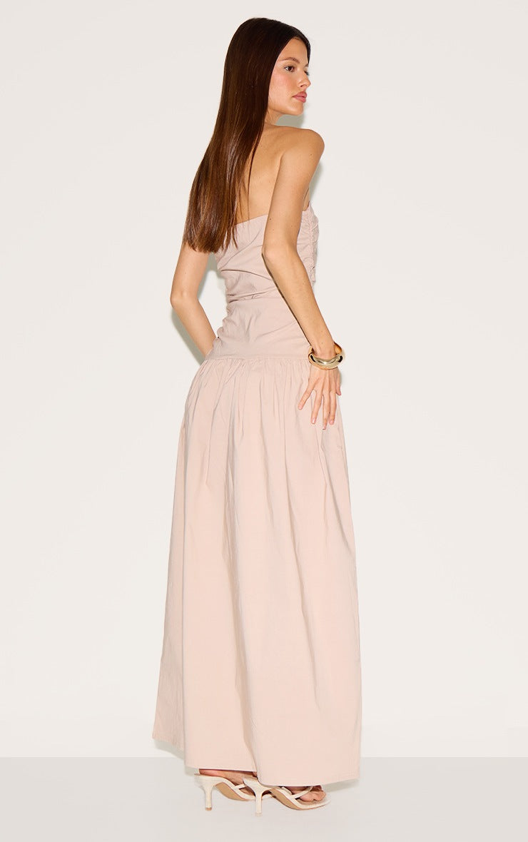 https://cdn-img.prettylittlething.com/9/1/f/1/91f1b61243b6a111623e166c5ab705fb73cd9568_CNN3718_2_sand_stretch_woven_bandeau_ruched_maxi_dress.jpg
