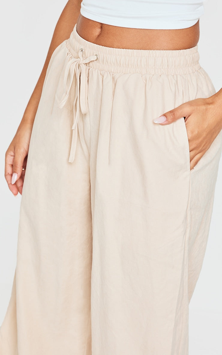 https://cdn-img.prettylittlething.com/9/c/9/c/9c9cede81d3c15f426bc384df28e7c2340a612d9_cnf8693_4.jpg