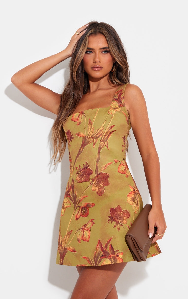 https://cdn-img.prettylittlething.com/a/e/3/2/ae32c9d842282f6c1f3334f6e7fbebde46ea91d5_cnk0177_1.jpg