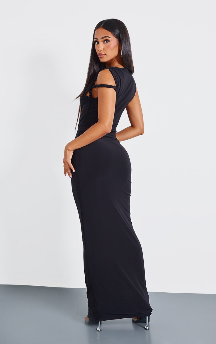 https://cdn-img.prettylittlething.com/d/8/3/9/d83912f4258aed6b89a40dc16c9d395bfb4237cd_cnk4393_2.jpg
