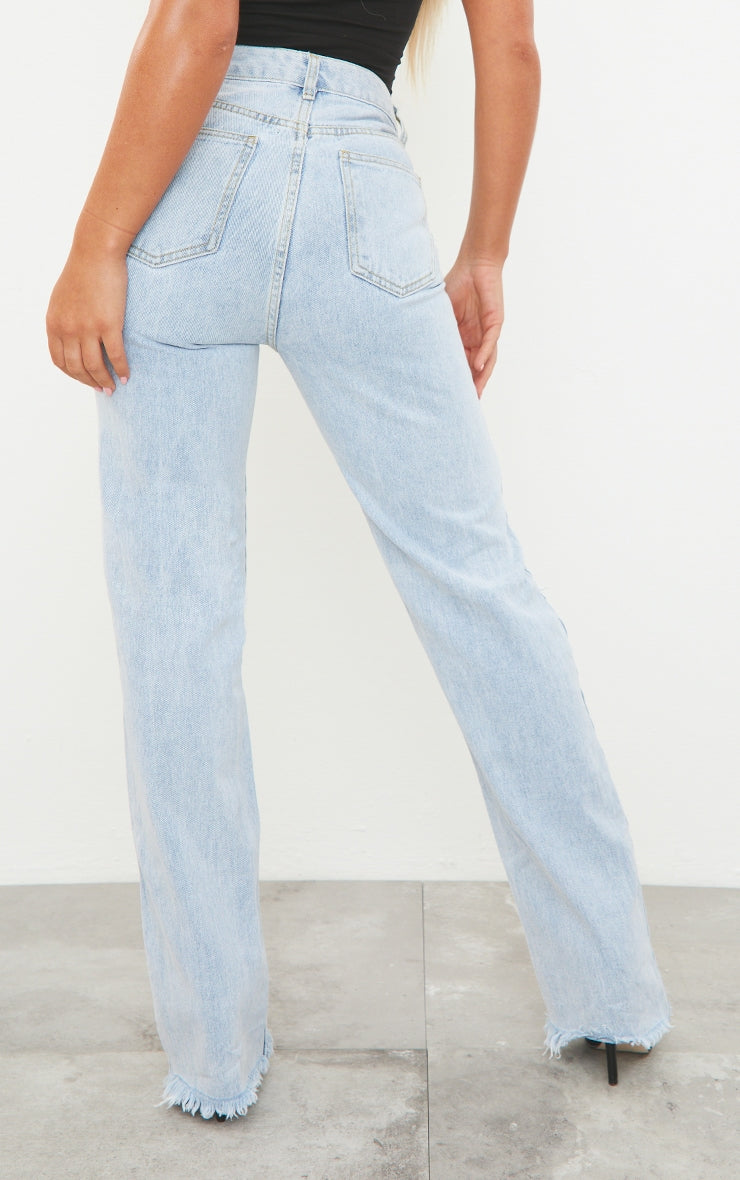 https://cdn-img.prettylittlething.com/e/4/6/4/e4647353cba887cc580b8b80f2022b96d8a83548_CMK1480_3_light_blue_wash_ripped_high_waist_straight_leg_jeans.jpg